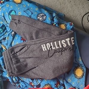 Hollister joggers